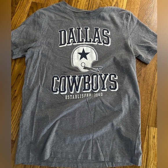 YXL Dallas Cowboys shirt - Picture 1 of 2